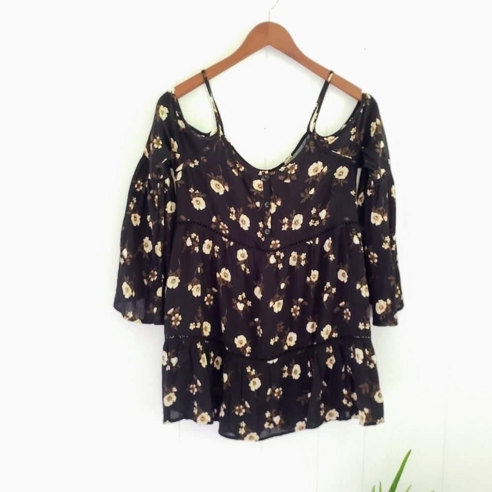 Kendall & Kylie Black Rayon Floral Blouse S‎mall